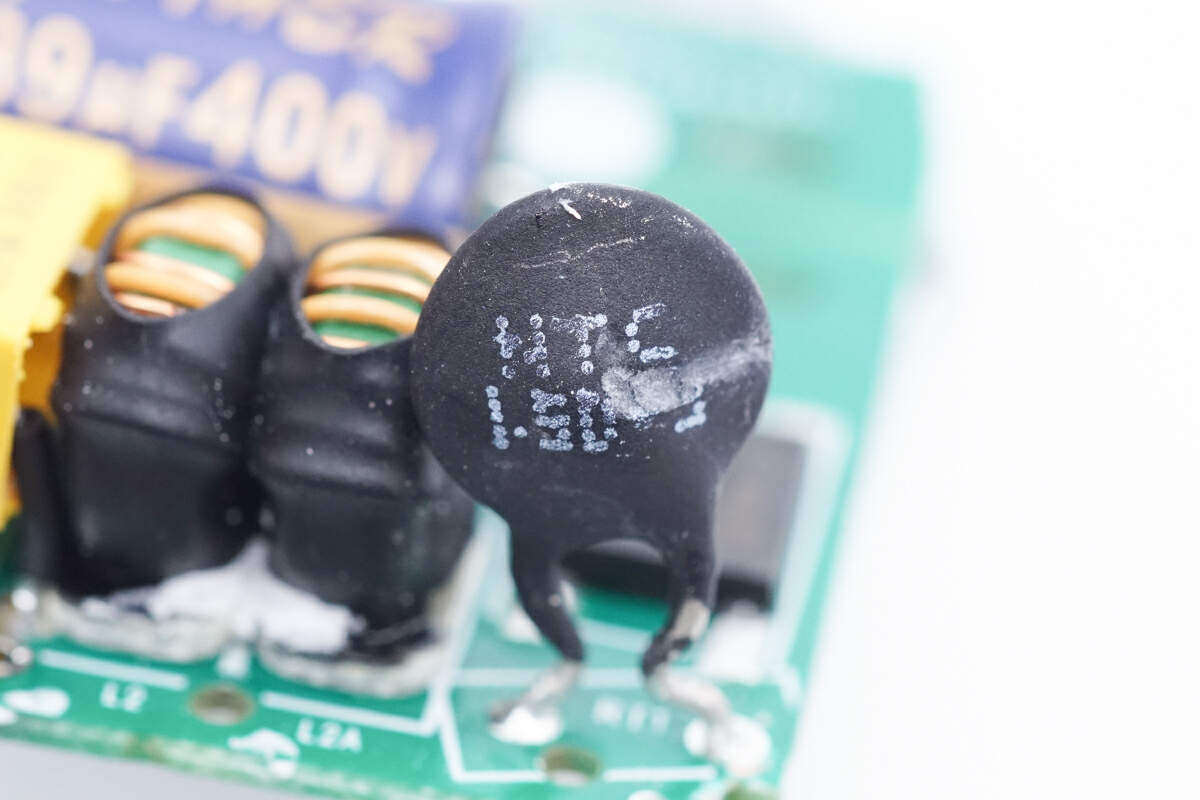 拆解报告：HP惠普65W 2C1A氮化镓快充充电器ZHAN 65-充电头网
